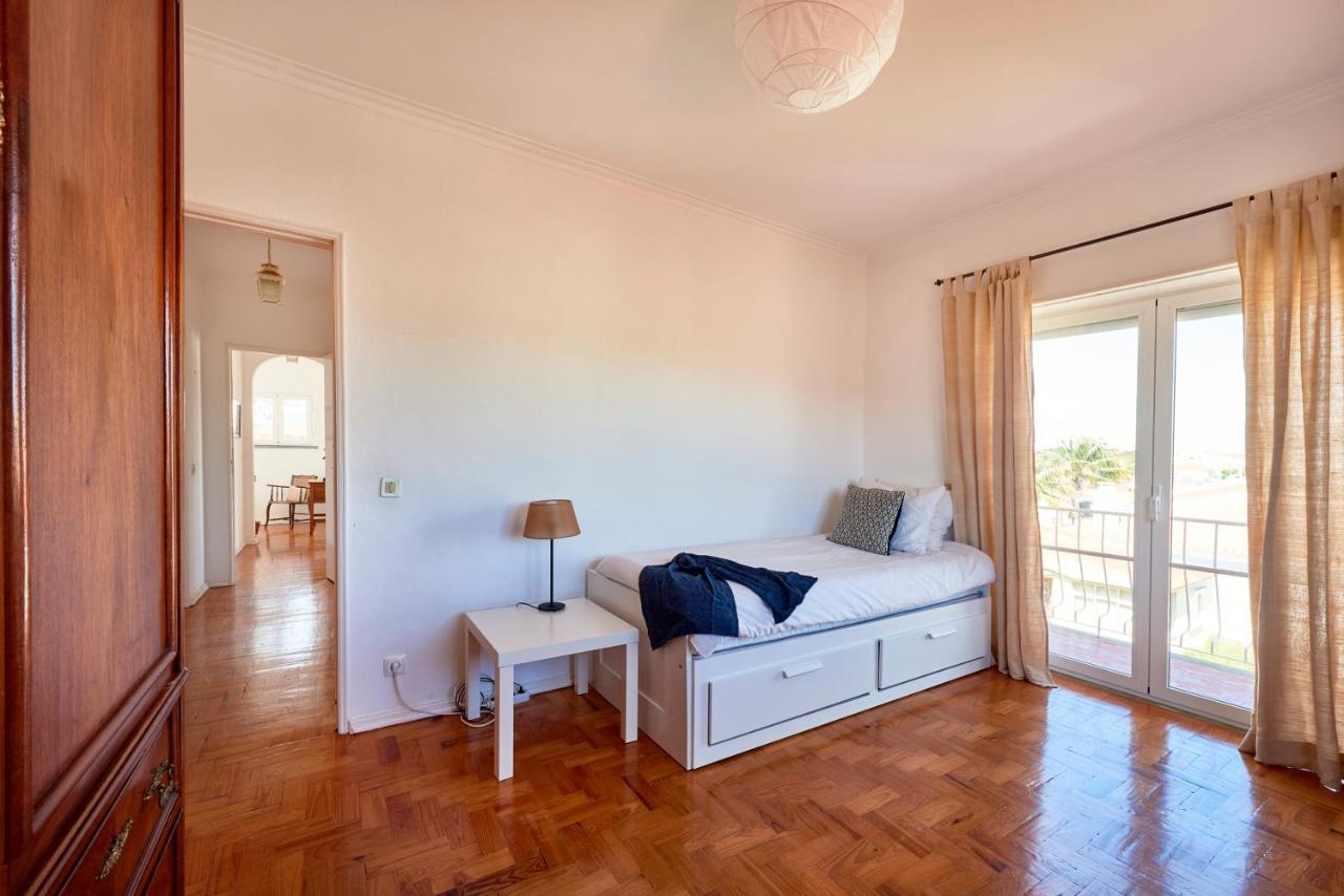 Bright Apartment With Garden In Cascais Exterior photo