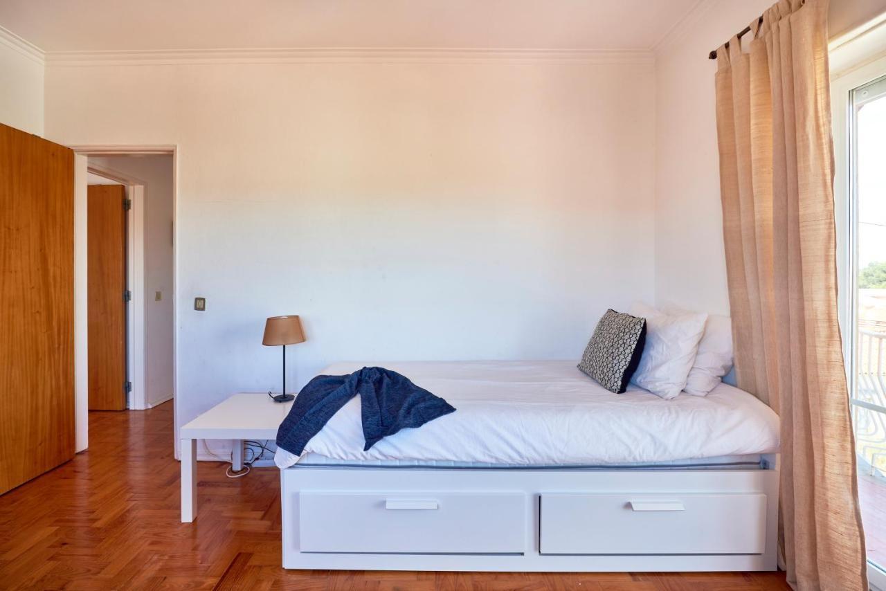 Bright Apartment With Garden In Cascais Exterior photo